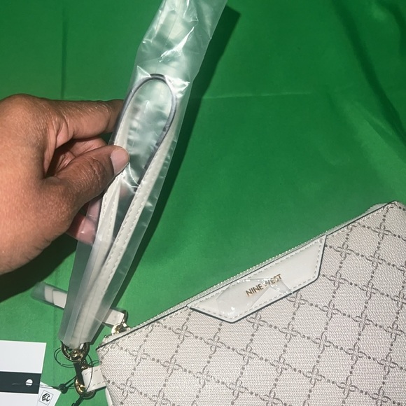 Nine West Wristlet Bag NWT - Picture 5 of 10